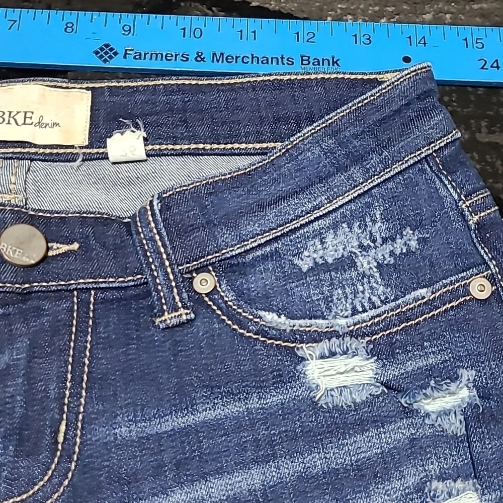 BKE DISTRESSED DENIM JEAN SHORTS